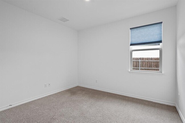 Building Photo - 104 Stinchcomb Rd