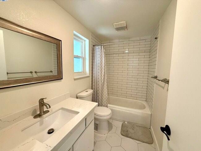Building Photo - 91 Fountainhead Ct