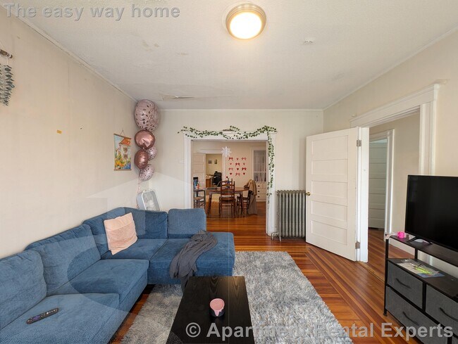 Building Photo - 16 Curtis Ave