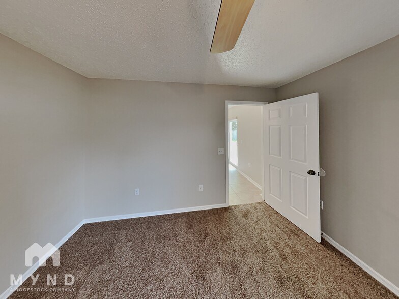 Building Photo - 1138 Kenworth Dr