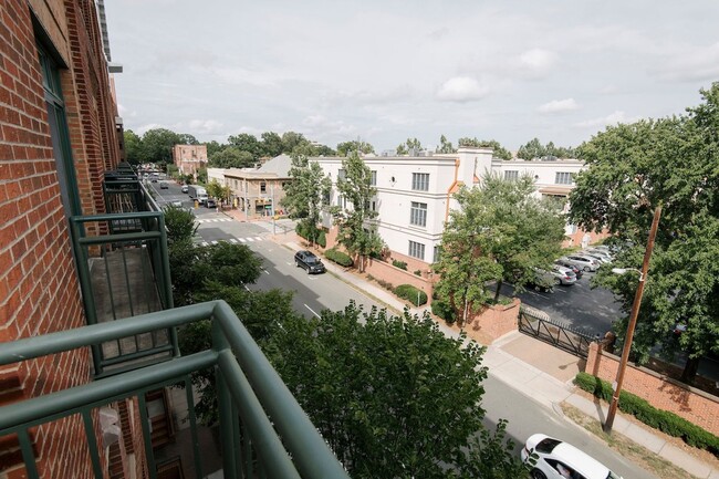 Building Photo - Live in the Heart of Downtown Raleigh!