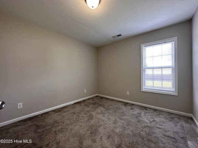 Building Photo - 159 Cavalier Dr