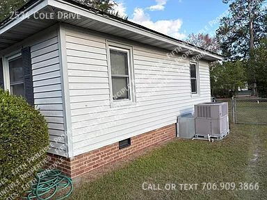 Building Photo - 2534 Cole Dr