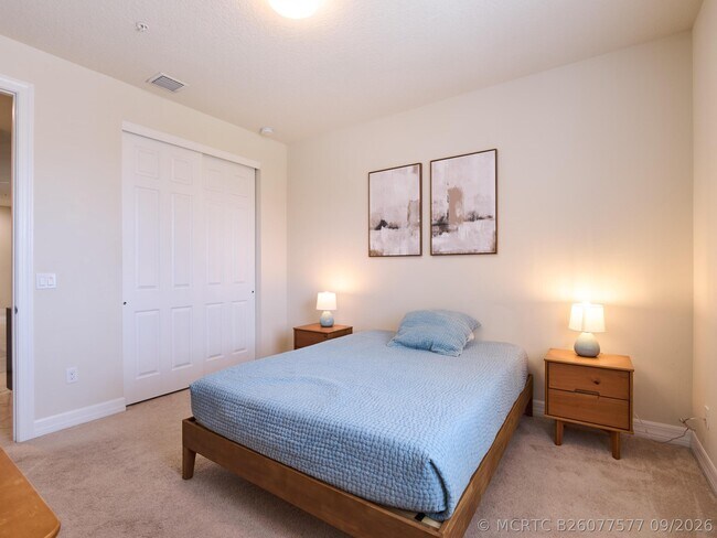 Building Photo - 1080 Community Dr