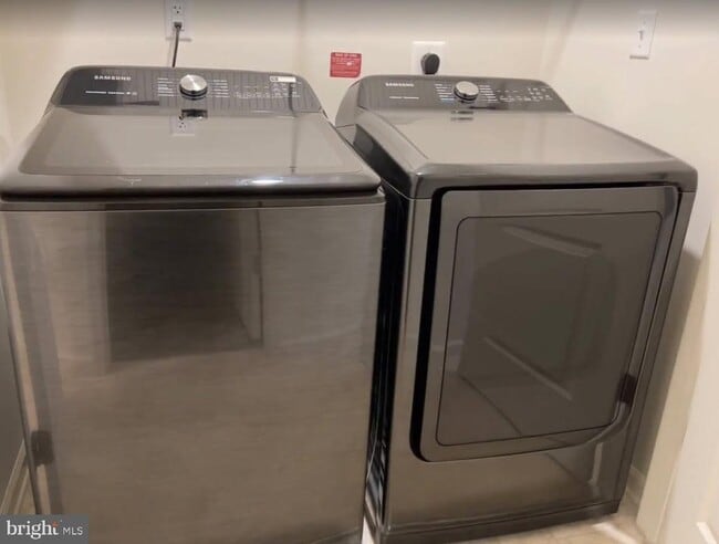 Building Photo - 120 Metcalf Terrace