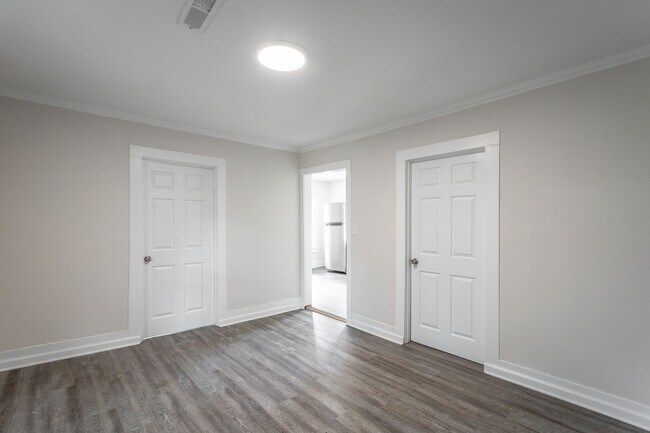 Building Photo - 2 Bedroom Home Just Off Main Street in Mill Town