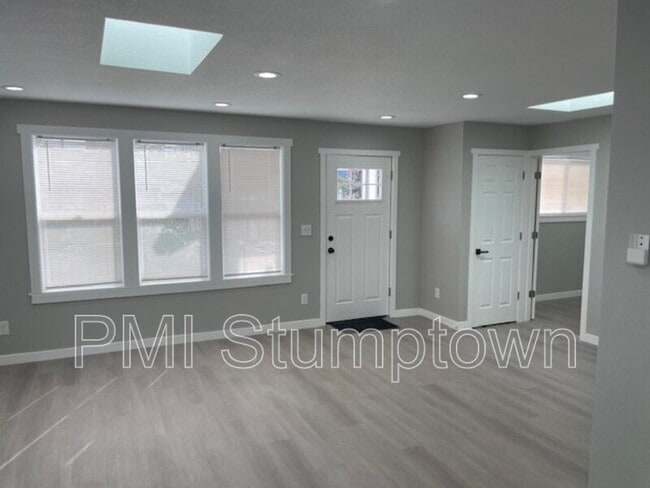 Building Photo - 5415 SE 86th Ave