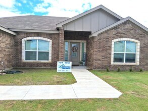 Building Photo - 3010 Privet Dr