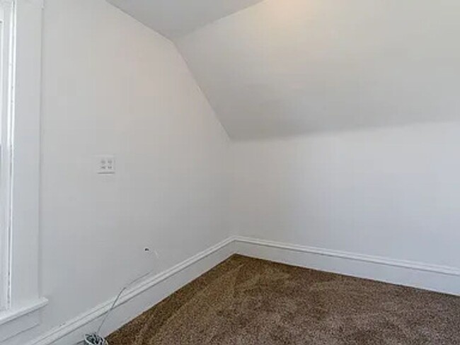 Building Photo - SW 4 bedroom 2 bath with 2 stall garage ne...