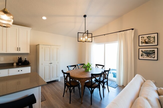 Building Photo - 2823 E Clarkstone Dr