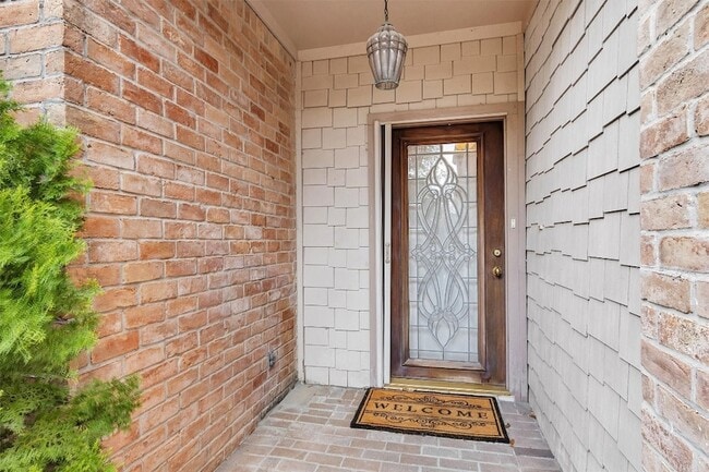 Building Photo - 11634 Southlake Dr