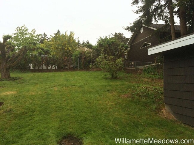 Building Photo - Amazing 4 Bedrooms, 2 Bathrooms, House in ...