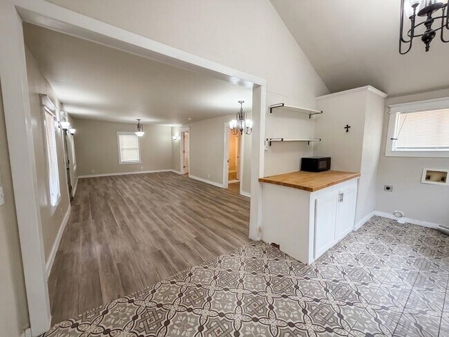 Building Photo - 230 W Himes St