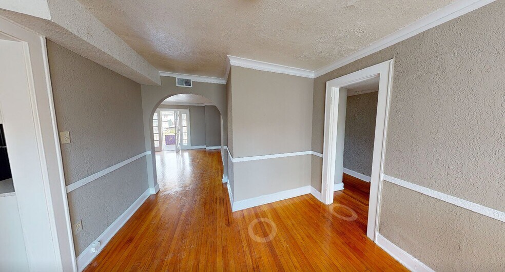 Building Photo - 4333 Roanoke Pkwy