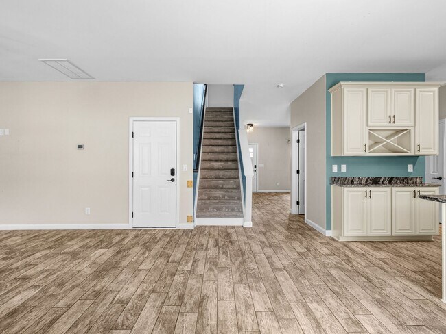 Building Photo - 156 Old Beechtree Ln
