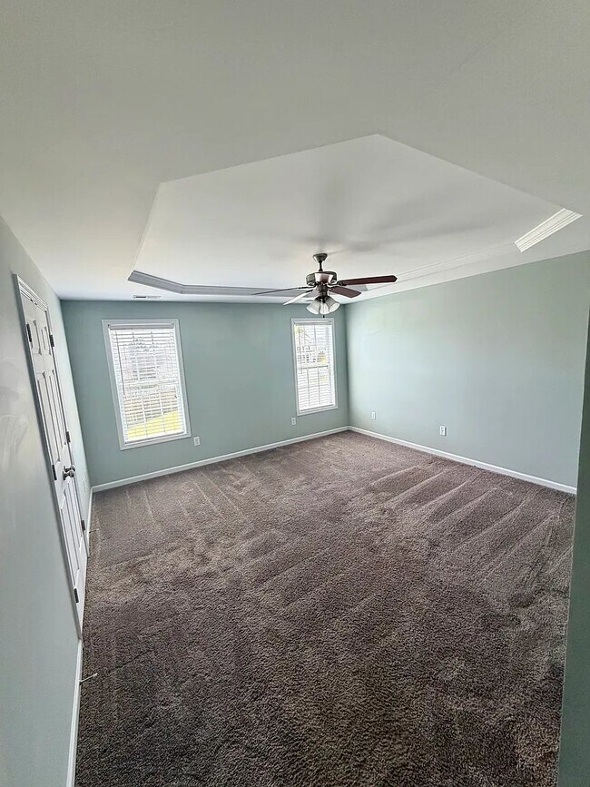 Building Photo - 5819 Cornfield Ave