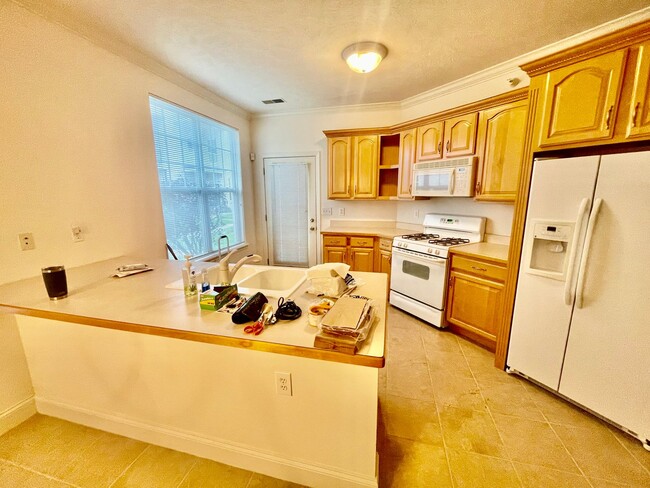 Building Photo - 2 bed 2 bath- Adams Point
