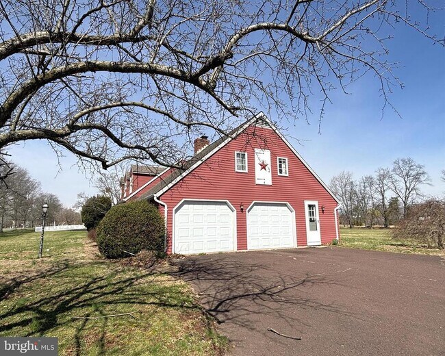 Building Photo - 723 Godshall Rd