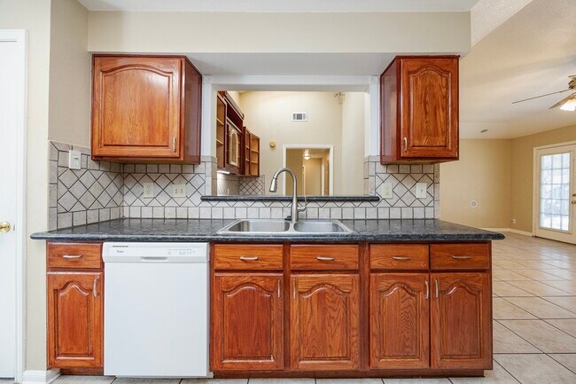 Building Photo - 7315 Foxside Ln