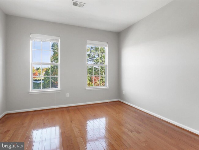 Building Photo - 4815 Dashiell Pl