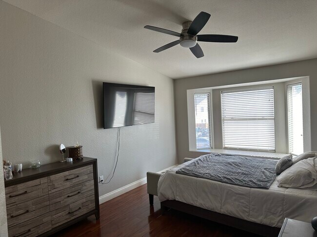 Building Photo - 6928 Oyster Shell Dr