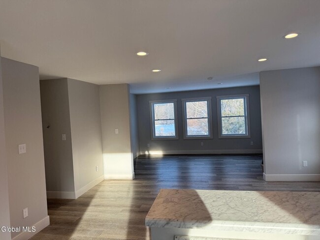 Building Photo - 199 US-4