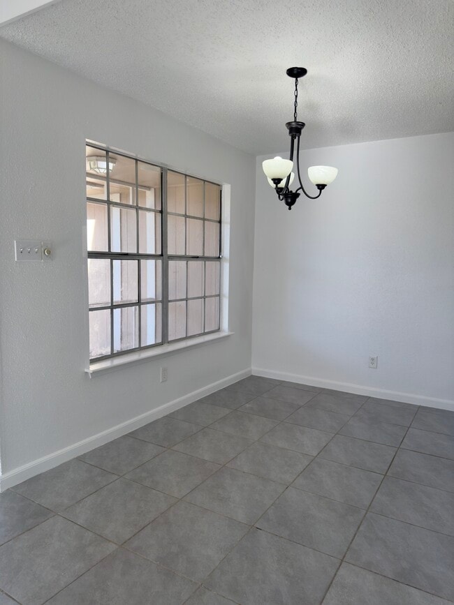 Building Photo - 7409 Tierra Verde Dr