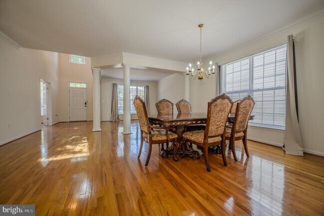 Building Photo - 8324 Tenbrook Dr
