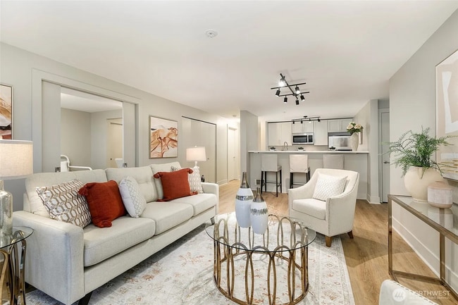 Building Photo - Spacious 2 bedroom 2 bath condo with parki...