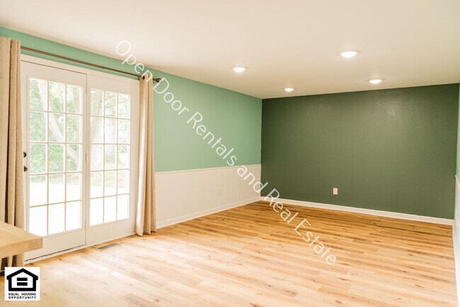 Building Photo - $200 off first months rent! 4 bedroom home...