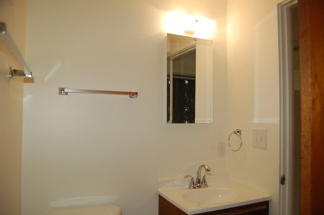 Studio - Park Royal Apartments