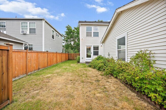 Building Photo - Cozy DuPont Home with Fenced Yard, 2-Car Garage & Minutes to JBLM!