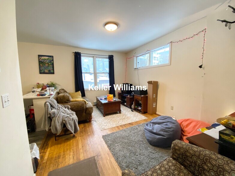 Primary Photo - 48 Hillside St