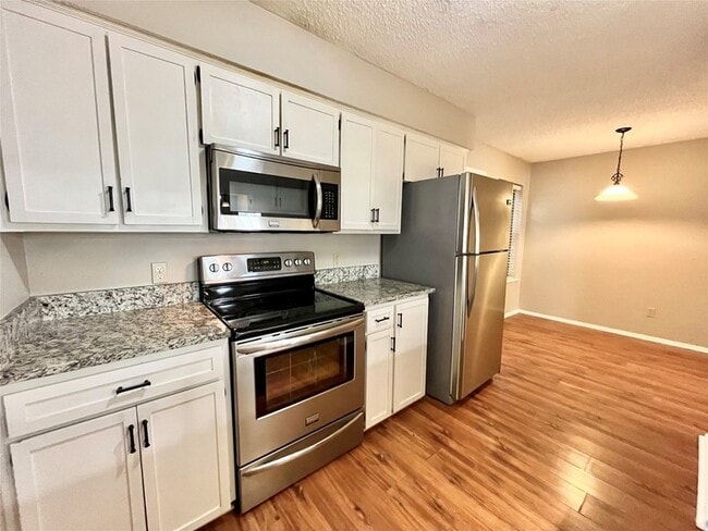 Building Photo - 1231 Dallas Dr