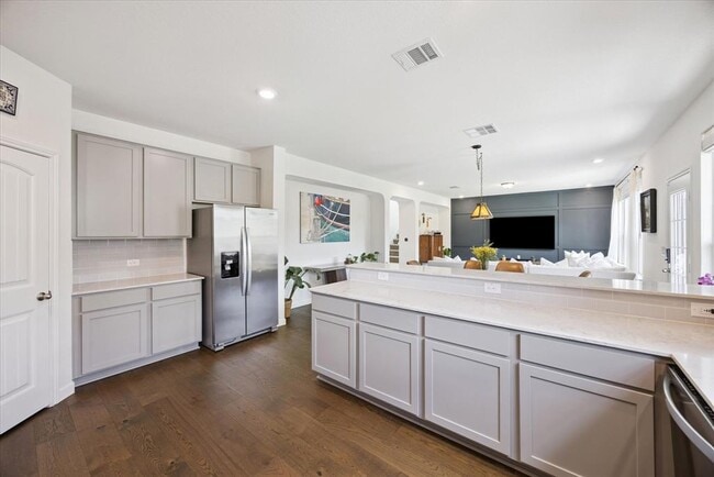 Building Photo - 7916 Crystalbrook W