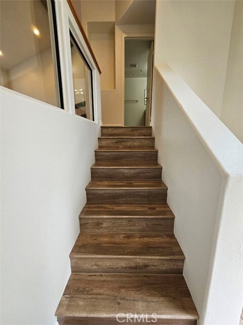 Building Photo - 1345 W Hillandale Ave