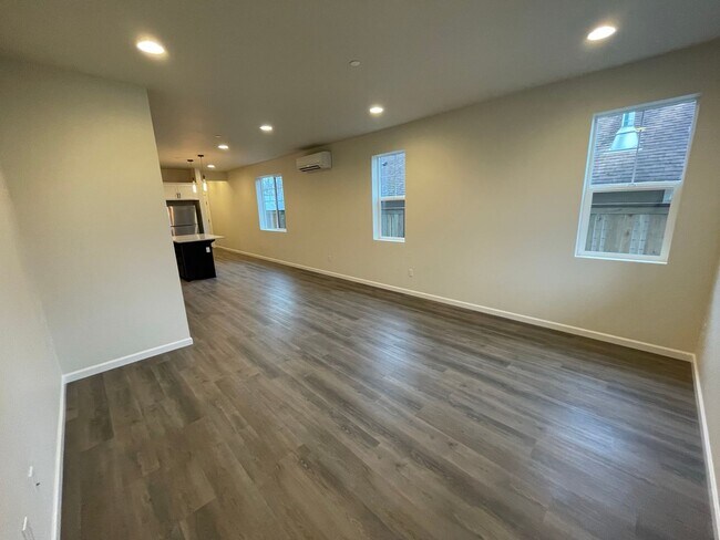 Building Photo - 1220 19th St