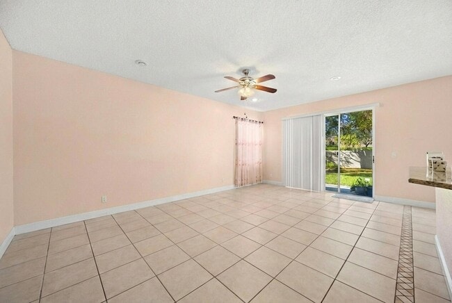 Building Photo - 18051 Rhumba Way