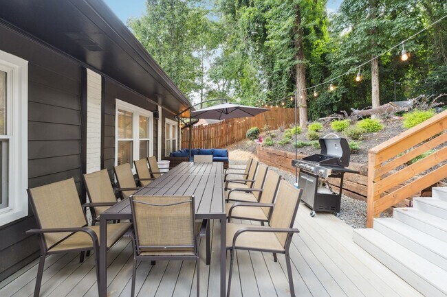 Building Photo - Fully Furnished: Beautiful 4-Bedroom Home ...