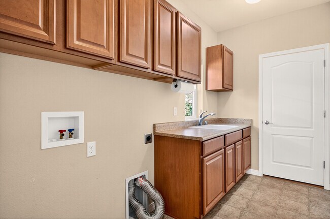 Building Photo - 5279 Mount Cutler Ct