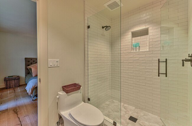Building Photo - Luxury Living in Corral de Tierra!