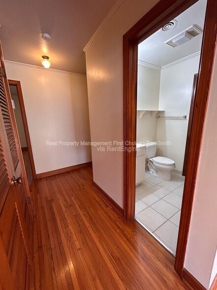 Building Photo - 1306 S 41st St