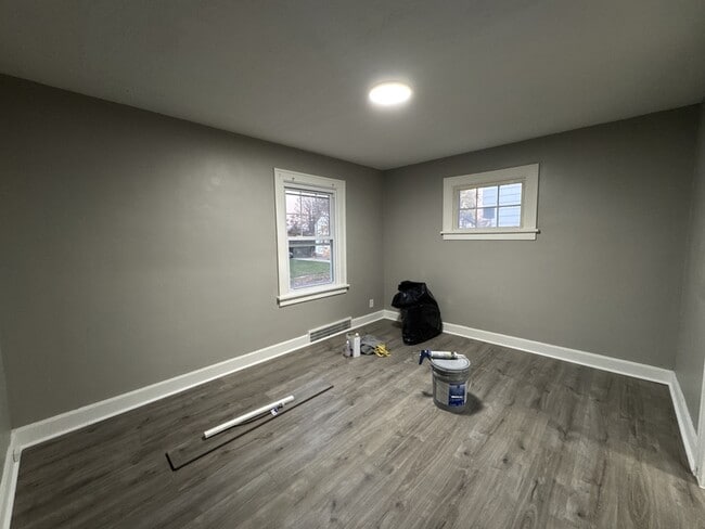 Building Photo - 11104 Lincoln Ave