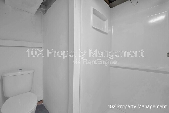 Building Photo - 454 E Tompkins St