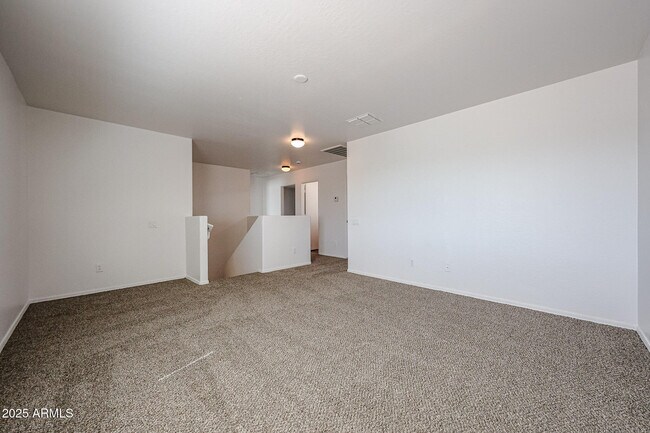 Building Photo - 5318 W Shumway Farm Rd