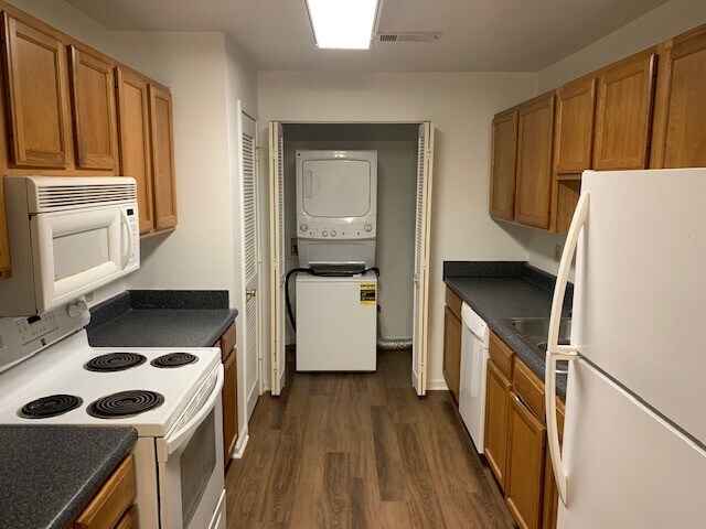 Building Photo - 2106 Fairfax Ave