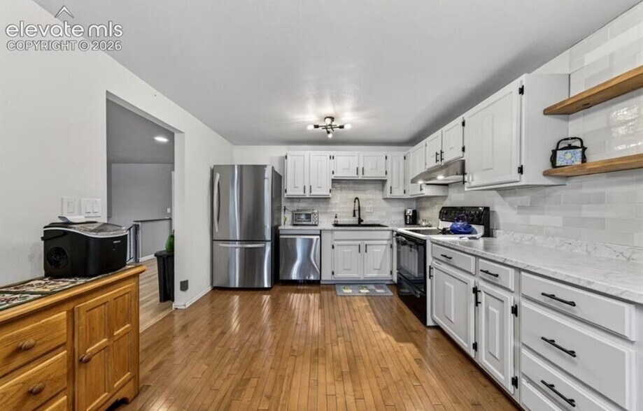 Building Photo - 2071 Cll Fontana