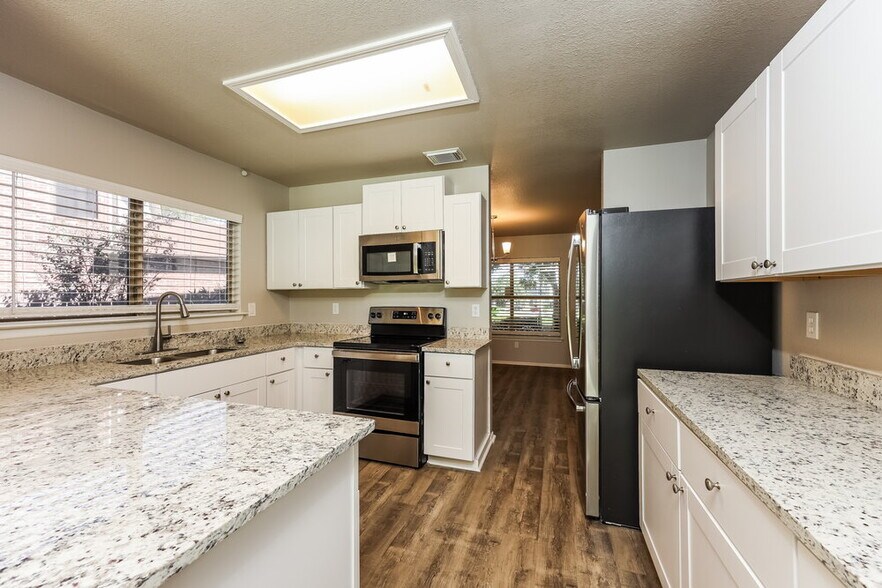 Building Photo - 8003 Coco Meadow Dr