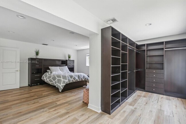 Building Photo - 6300 SW 144th St