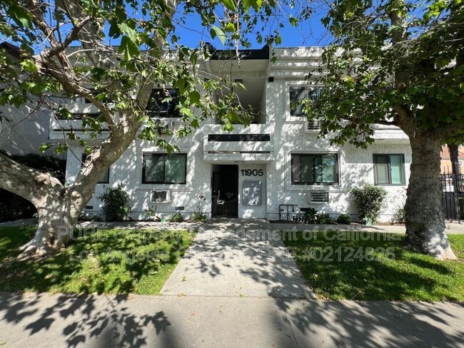 Building Photo - 11905 Avon Way